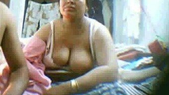 I told my mature and fat Indian wife to show her tits on webcam