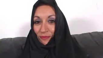 arab hooker facial