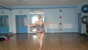 twerking dance