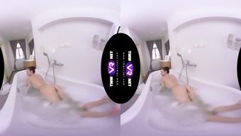 Arwen Gold in The Most Sensual Bath Solo By Arwen Gold In Vr - TMWVRNet