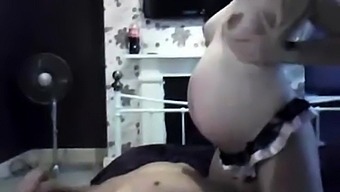 Pregnant fuck on cam