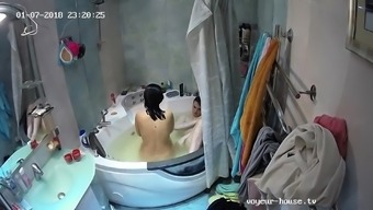 Kiki Daire Doggystyle Banged In Shower