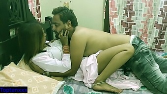 Indian hot model has viral sex with director with clear audio