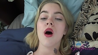 Foot fetish cam porn with a sexy blonde willing to swallow