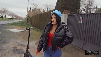 Hot Latina with juicy curves seduced her BF outdoor and let her pussy be fucked in the car.