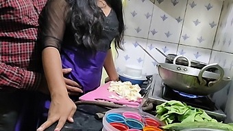 Indian girl has hard sex in kitchen &ndash; Mumbai Ashu sex video
