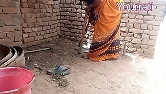 Hot Indian village couple have sex &ndash; homemade sex videos with clear Hindi audio