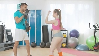 Gym sessions turns into fabulous sex threesome