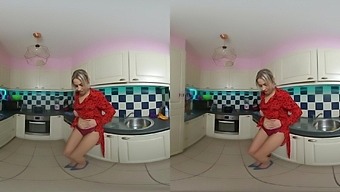 Playing in the Kitchen - PIPVR