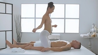 Erotic massage leads to passionate sex in high definition